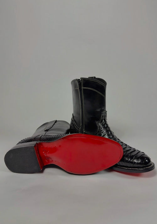 Veneno Negro signature red bottom sole